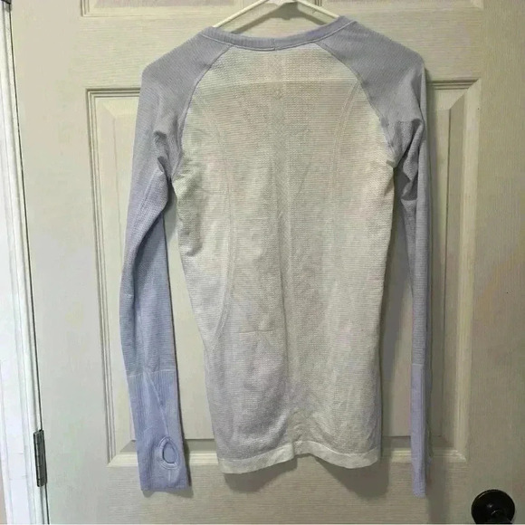 Luluemon Women's Swiftly Tech White And Blue Long Sleeve Sz 6 - Picture 5 of 8